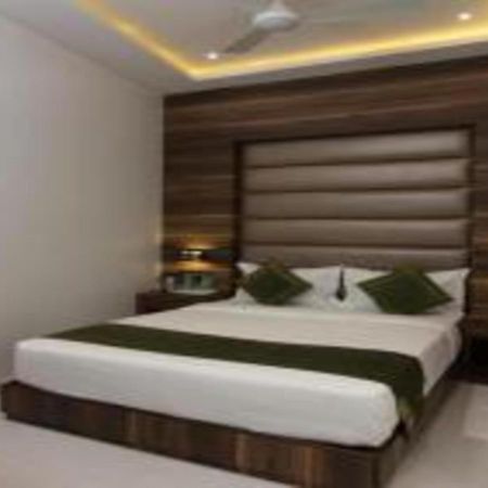 Hotel Meriton Mumbai International Airport T-2 外观 照片