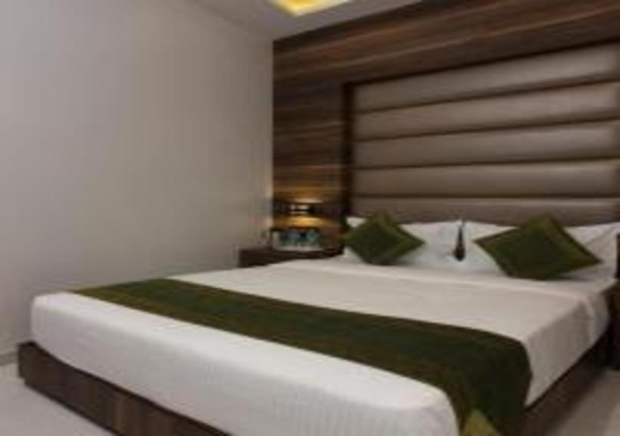 Hotel Meriton Mumbai International Airport T-2 外观 照片