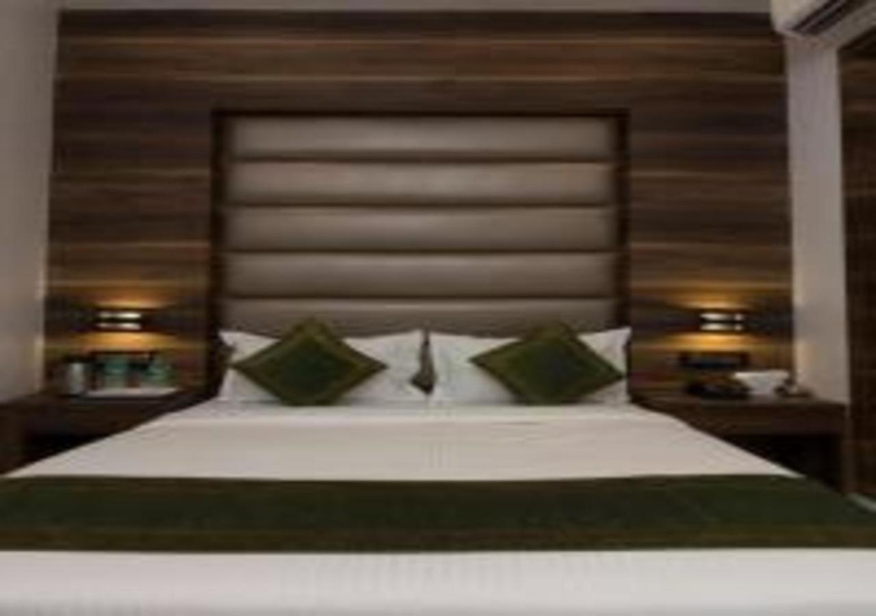 Hotel Meriton Mumbai International Airport T-2 外观 照片