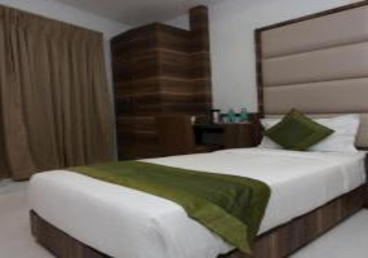 Hotel Meriton Mumbai International Airport T-2 外观 照片